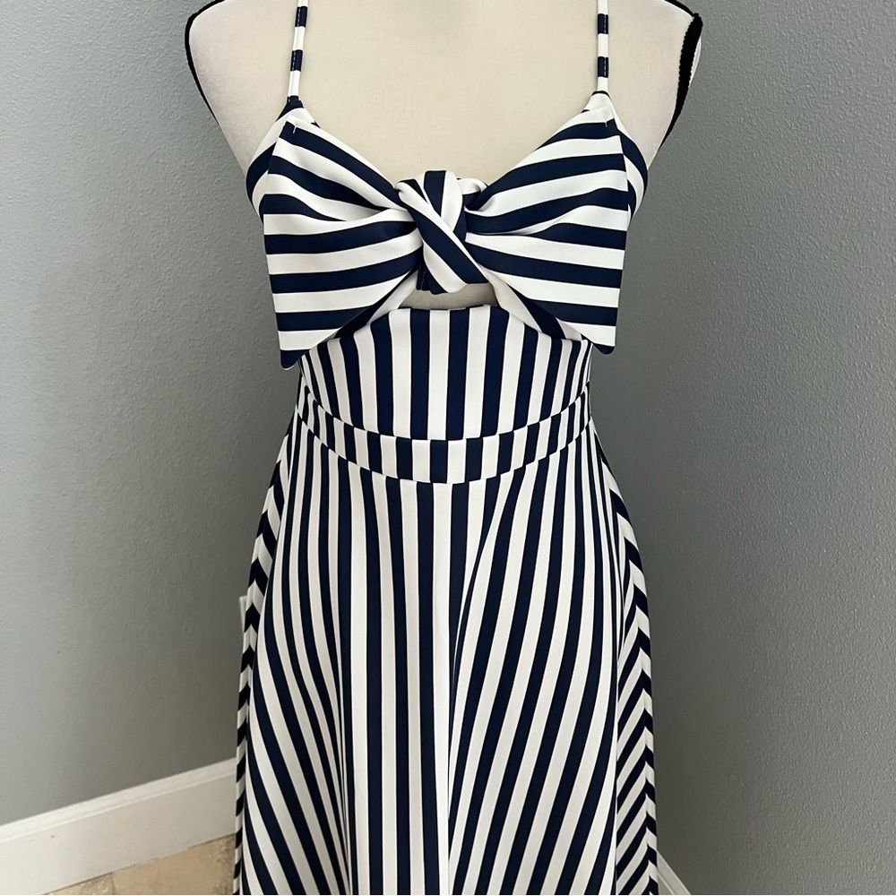 Boohoo Blue and White Asymmetrical Tie Front Sundress - Picture 3 of 14